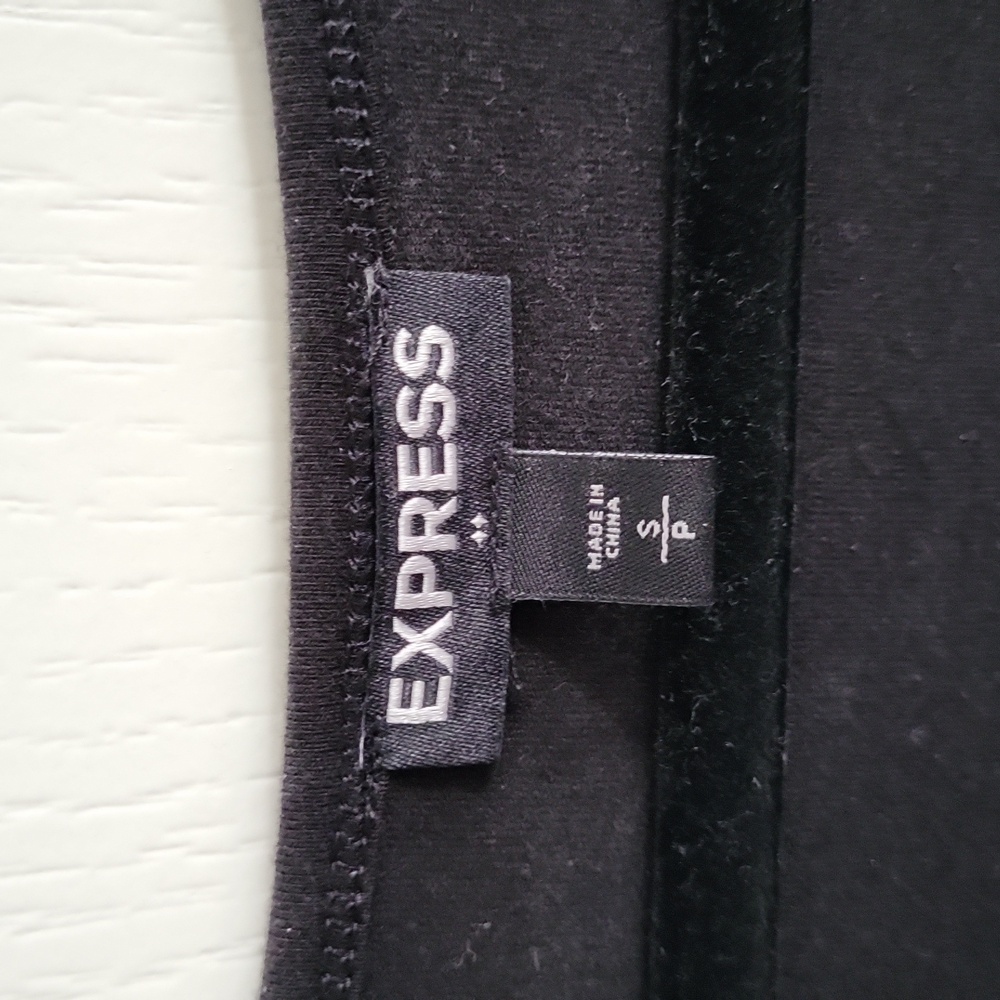 Express fitted, ruched-side body con dress - Picture 4 of 5